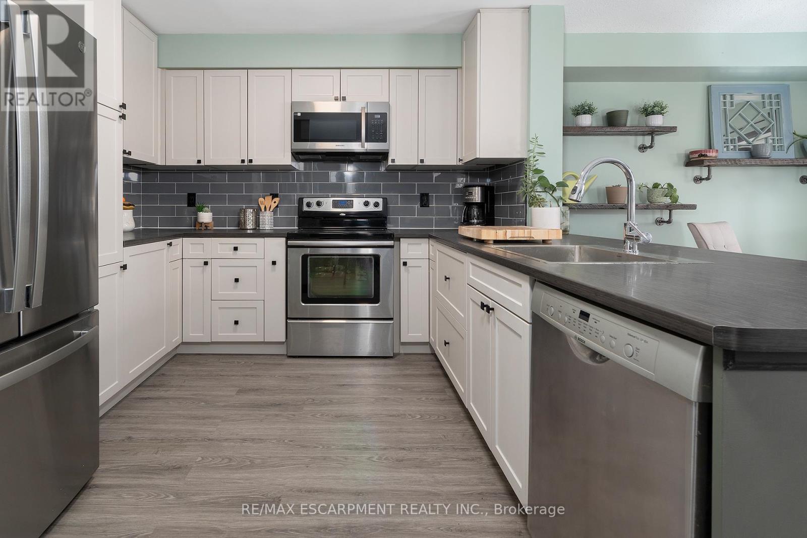 Unknown Address, ,    - Photo 8 - X12896672