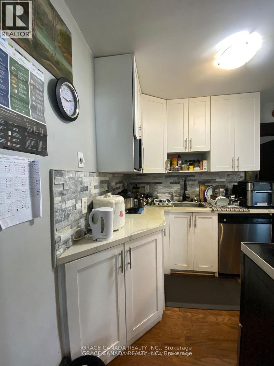 Main Level - 4765 Sixth Avenue, Niagara Falls (Cherrywood), Ontario  L2E 4T6 - Photo 3 - X12896692