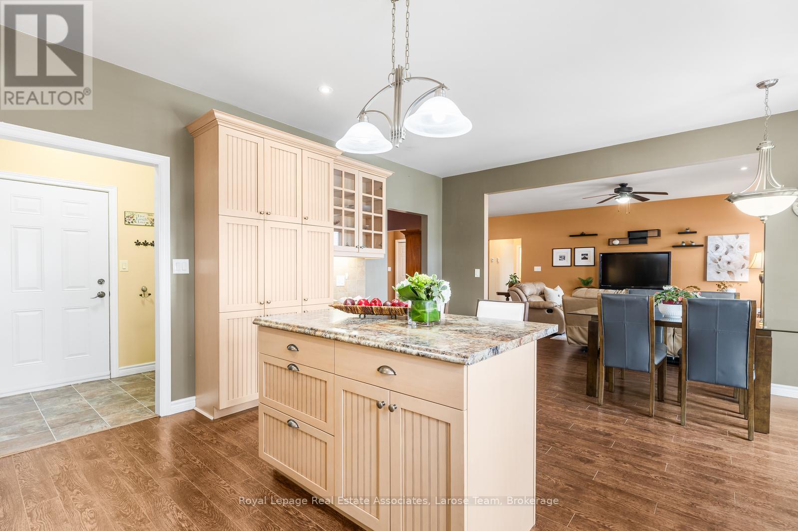 5484 Attema Crescent, West Lincoln, Ontario  L0R 1Y0 - Photo 19 - X12896822