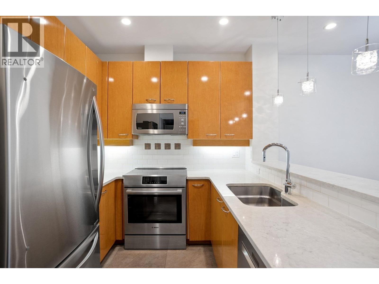 210 2028 W 11 Avenue, Vancouver, British Columbia  V6J 2C9 - Photo 3 - R3099094