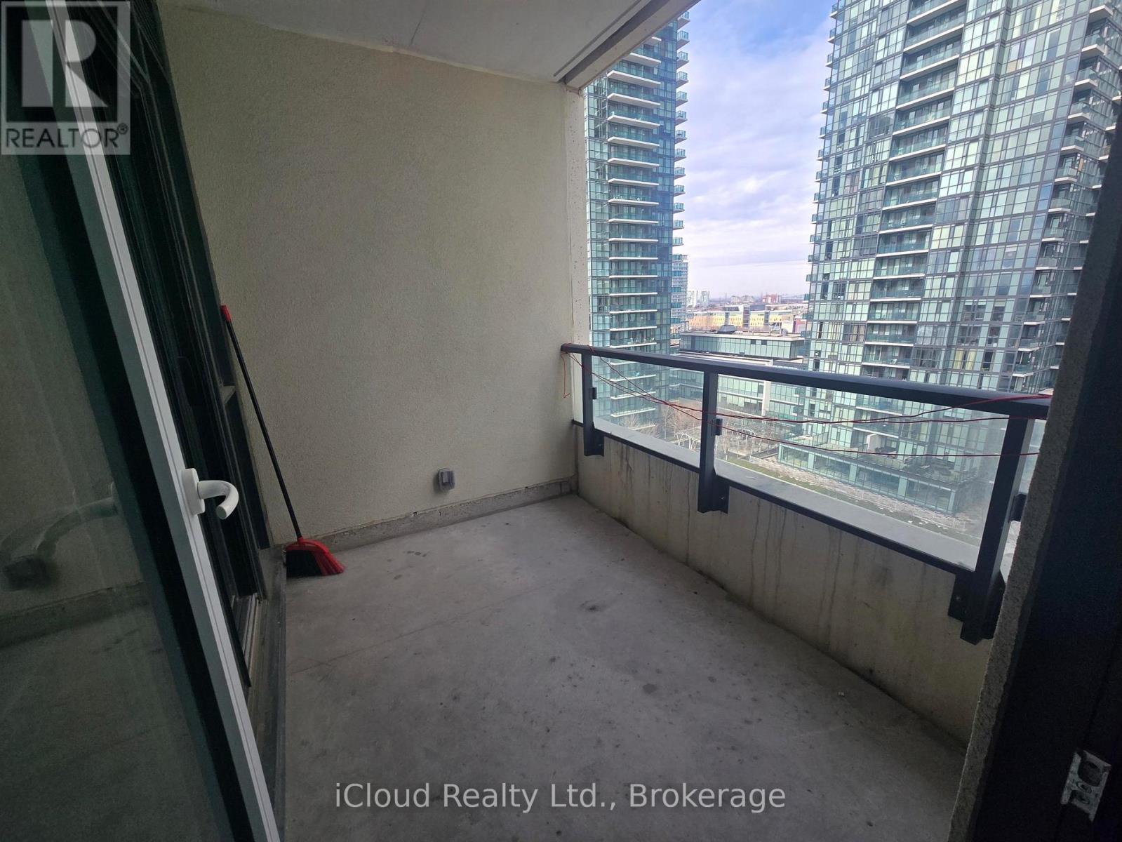 1416 - 4055 Parkside Village Drive, Mississauga, Ontario  L5B 0K8 - Photo 9 - W12896844