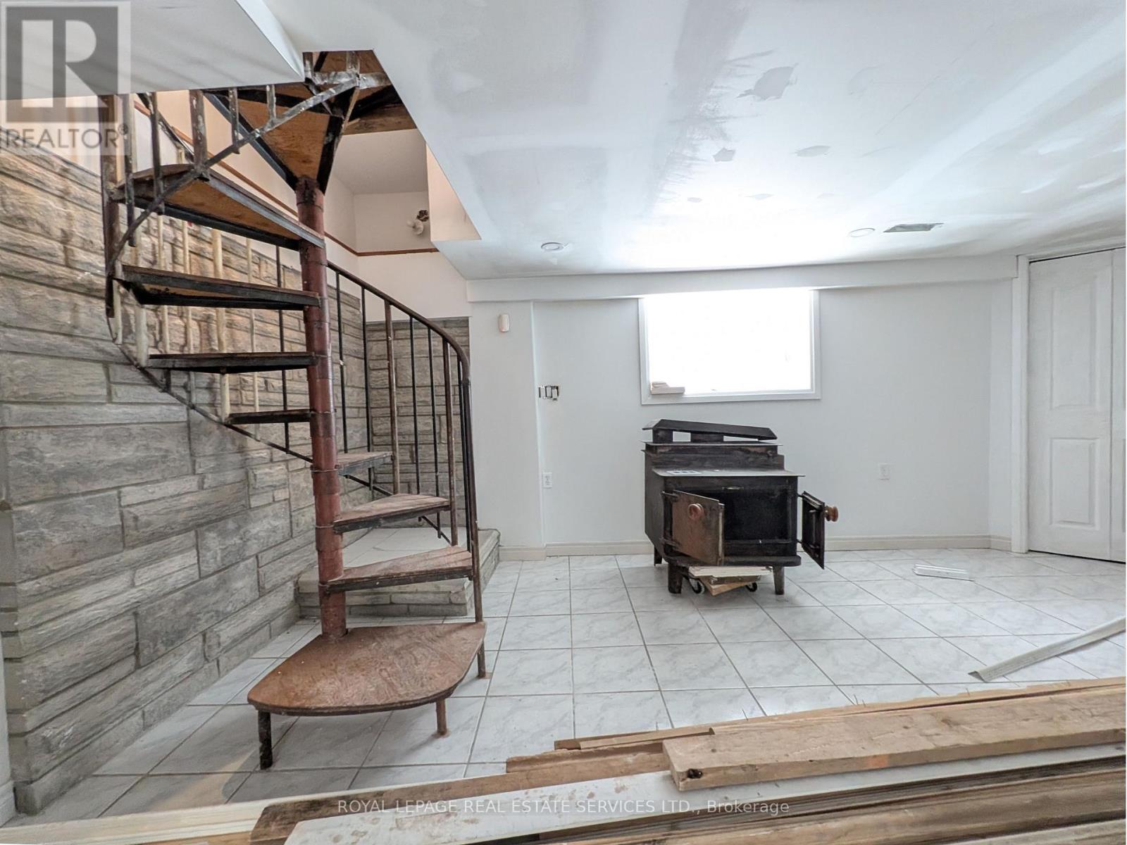 20 Holgate Street, Barrie, Ontario  L4N 2T5 - Photo 40 - S12885336