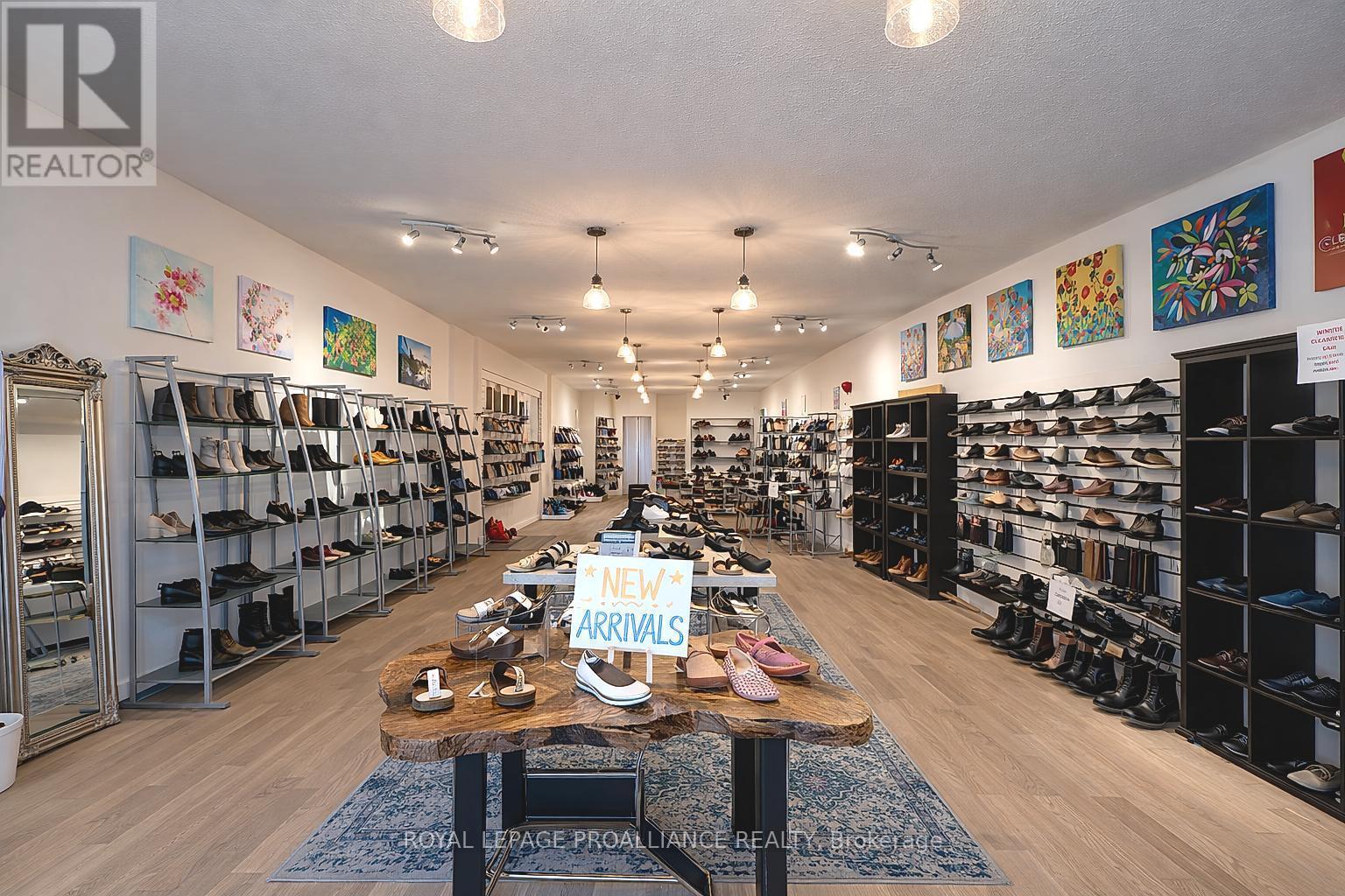 26 Walton Street, Port Hope, Ontario  L1A 1N1 - Photo 2 - X12896866