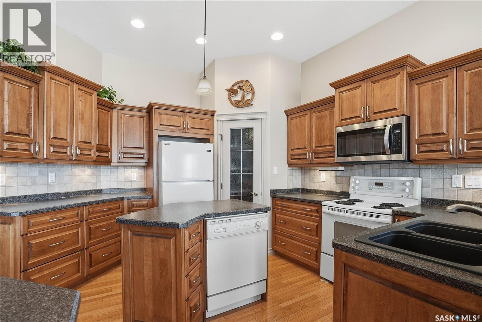 114 802 Heritage Crescent, Saskatoon, Saskatchewan  S7H 5T3 - Photo 8 - SK030517