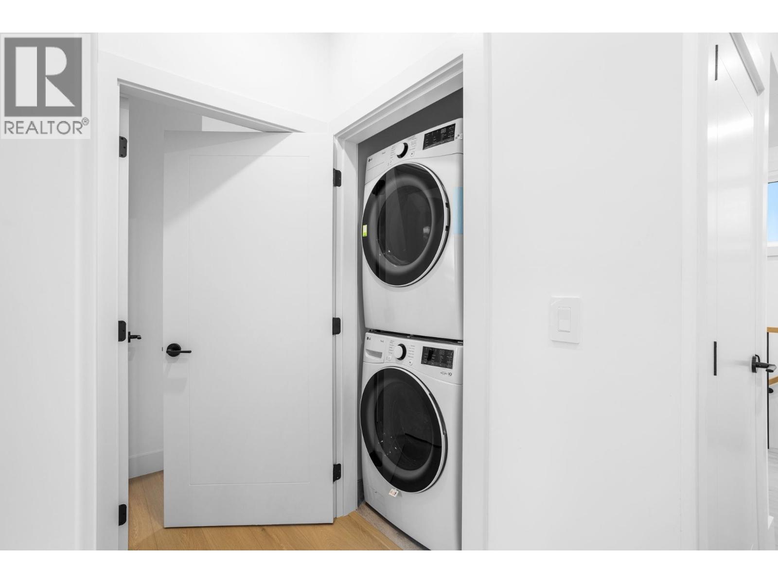 3277 Graveley Street, Vancouver, British Columbia  V5K 3K8 - Photo 14 - R3101135