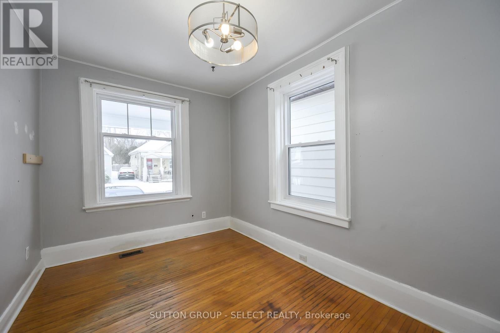 124 Edward Street, London South, Ontario  N6C 3H9 - Photo 4 - X12896984