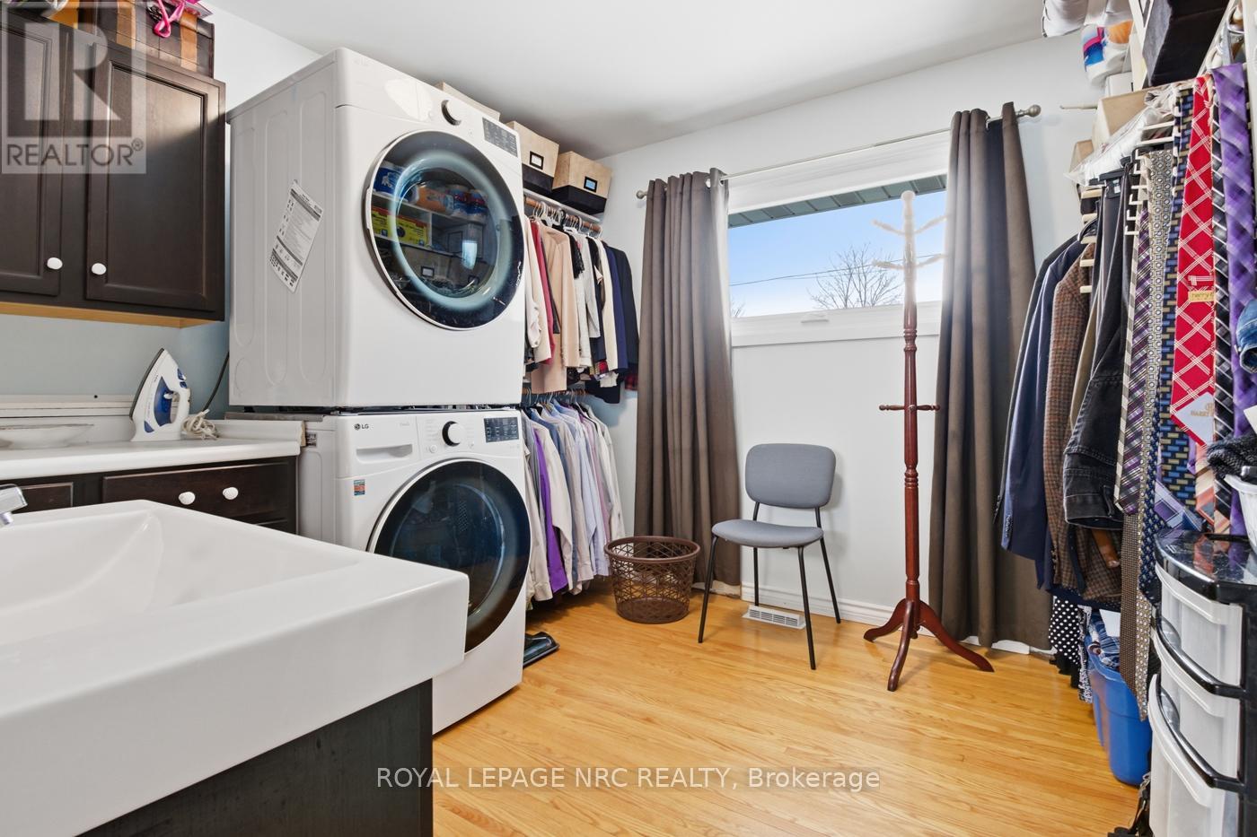 14 Terrace Avenue, Welland (Broadway), Ontario  L3C 2C4 - Photo 17 - X12808136