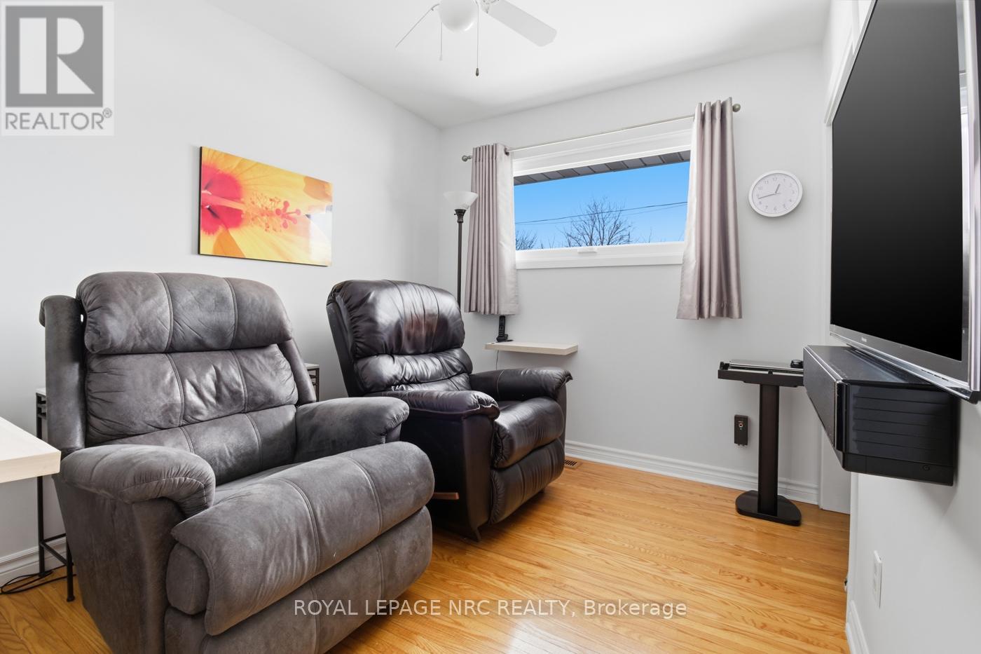 14 Terrace Avenue, Welland (Broadway), Ontario  L3C 2C4 - Photo 16 - X12808136