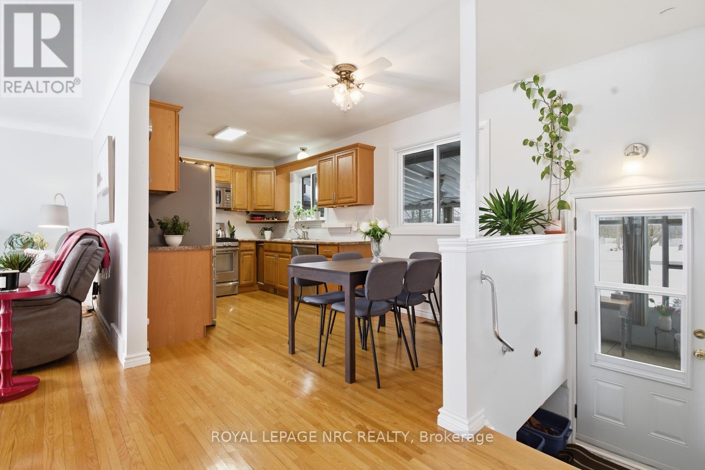 14 Terrace Avenue, Welland (Broadway), Ontario  L3C 2C4 - Photo 13 - X12808136