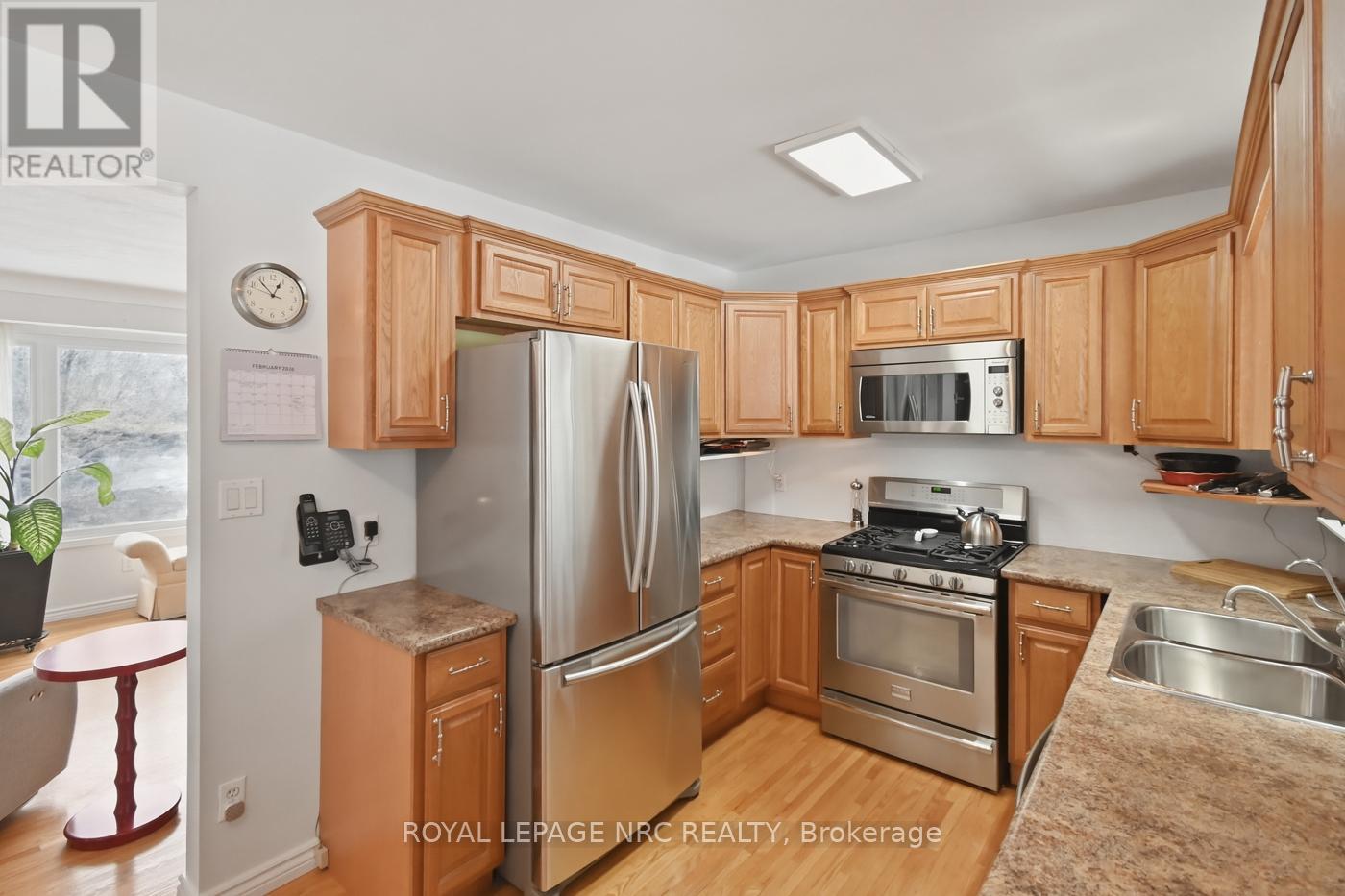 14 Terrace Avenue, Welland (Broadway), Ontario  L3C 2C4 - Photo 8 - X12808136