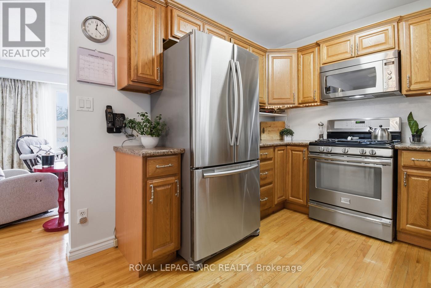 14 Terrace Avenue, Welland (Broadway), Ontario  L3C 2C4 - Photo 7 - X12808136