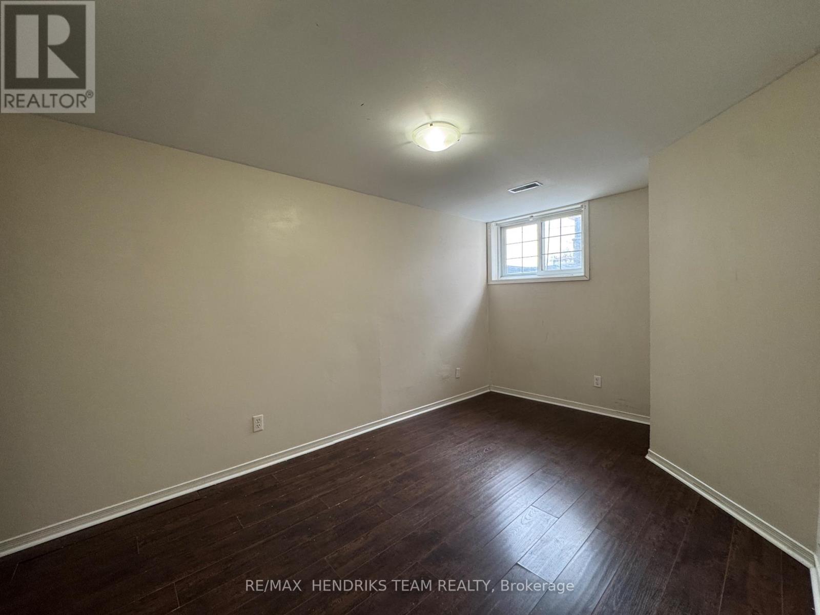 308 Oakdale Avenue, St. Catharines, Ontario  L2P 2T5 - Photo 10 - X12896960