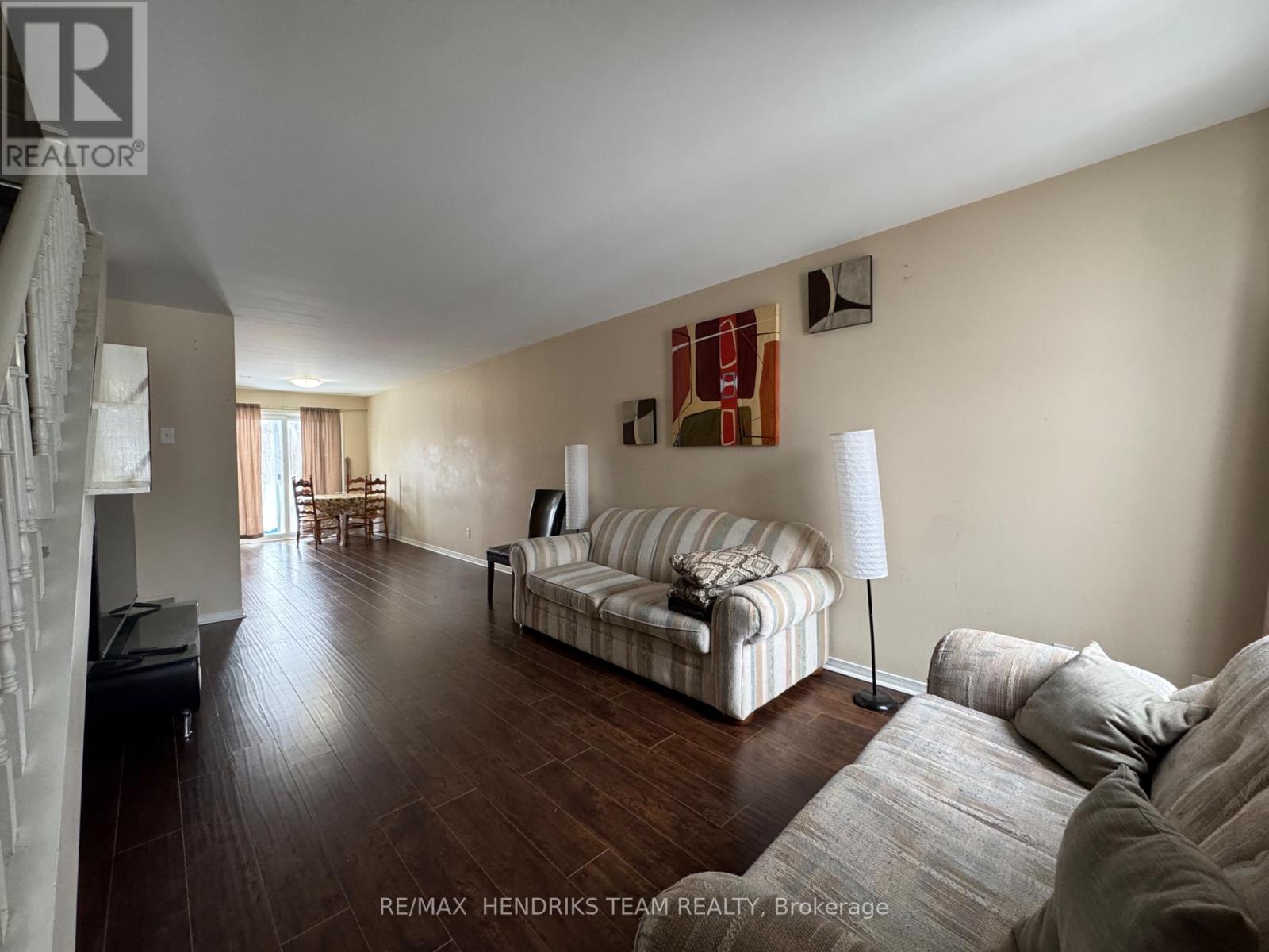 308 Oakdale Avenue, St. Catharines, Ontario  L2P 2T5 - Photo 4 - X12896960