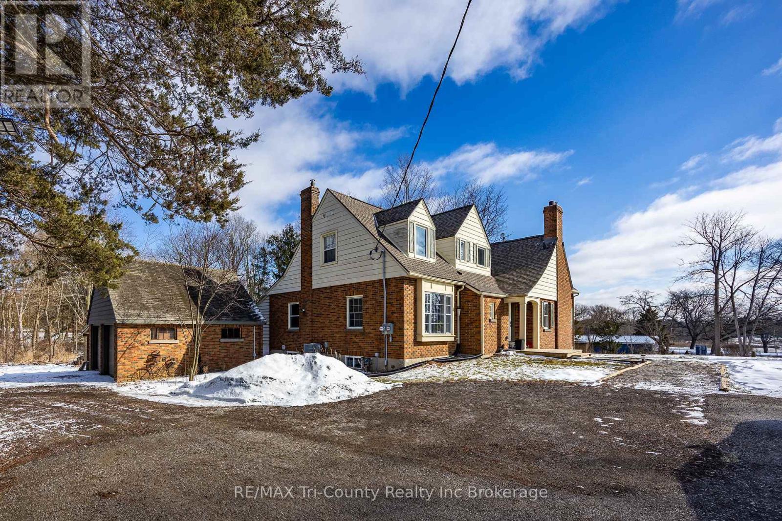 909 James Street, Norfolk, Ontario  N4B 2E3 - Photo 3 - X12896870