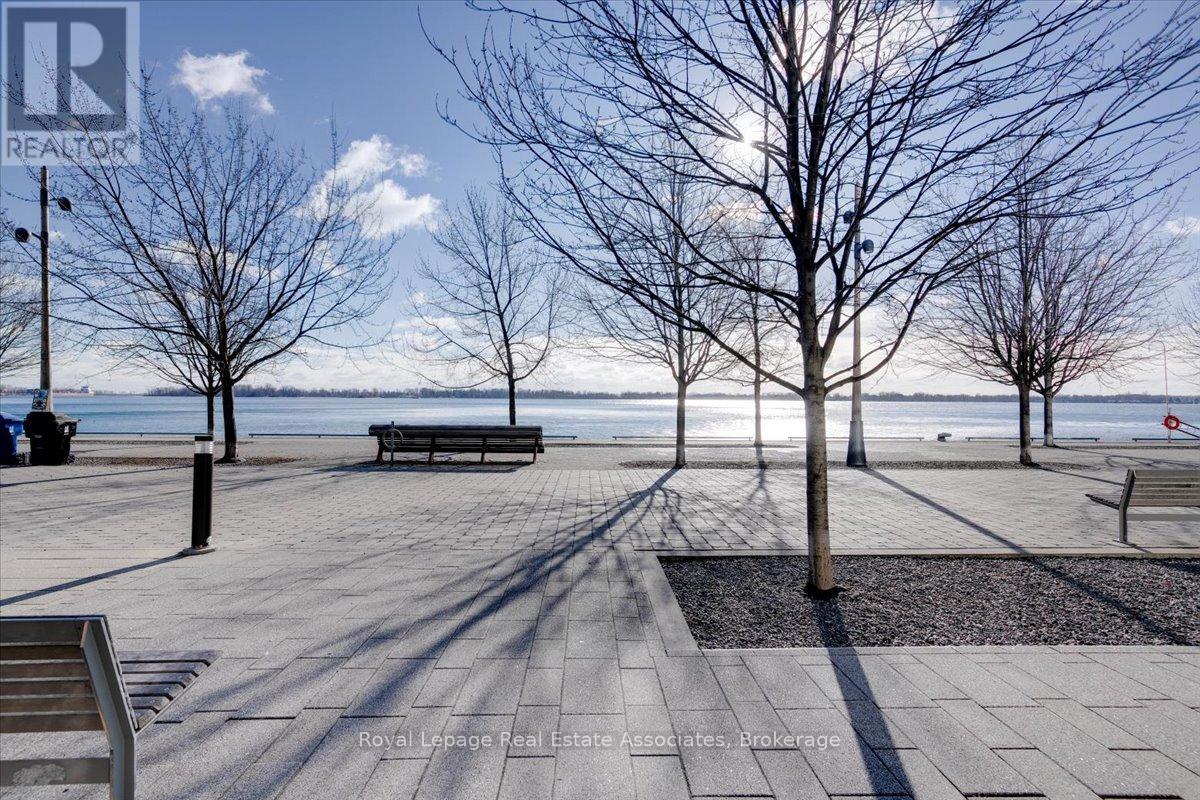 323 - 29 QUEENS QUAY E, Toronto, Ontario