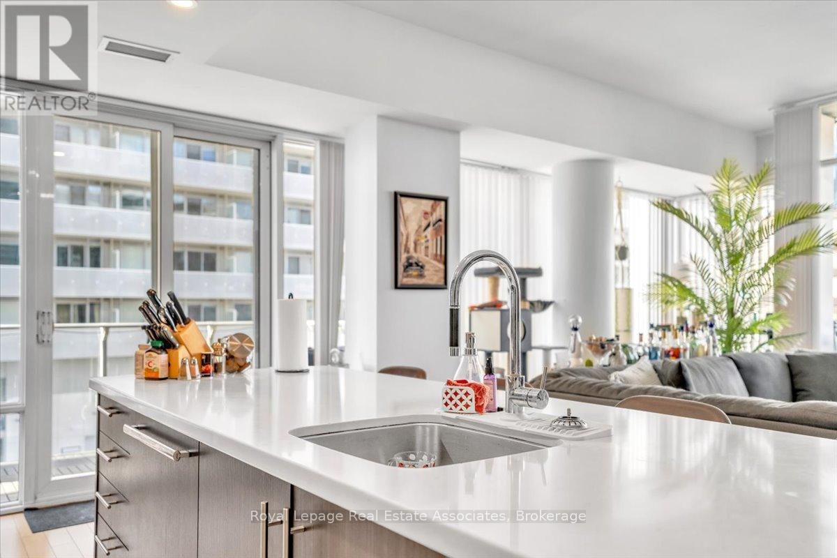 323 - 29 Queens Quay E, Toronto, Ontario  M5E 0A4 - Photo 13 - C12896968