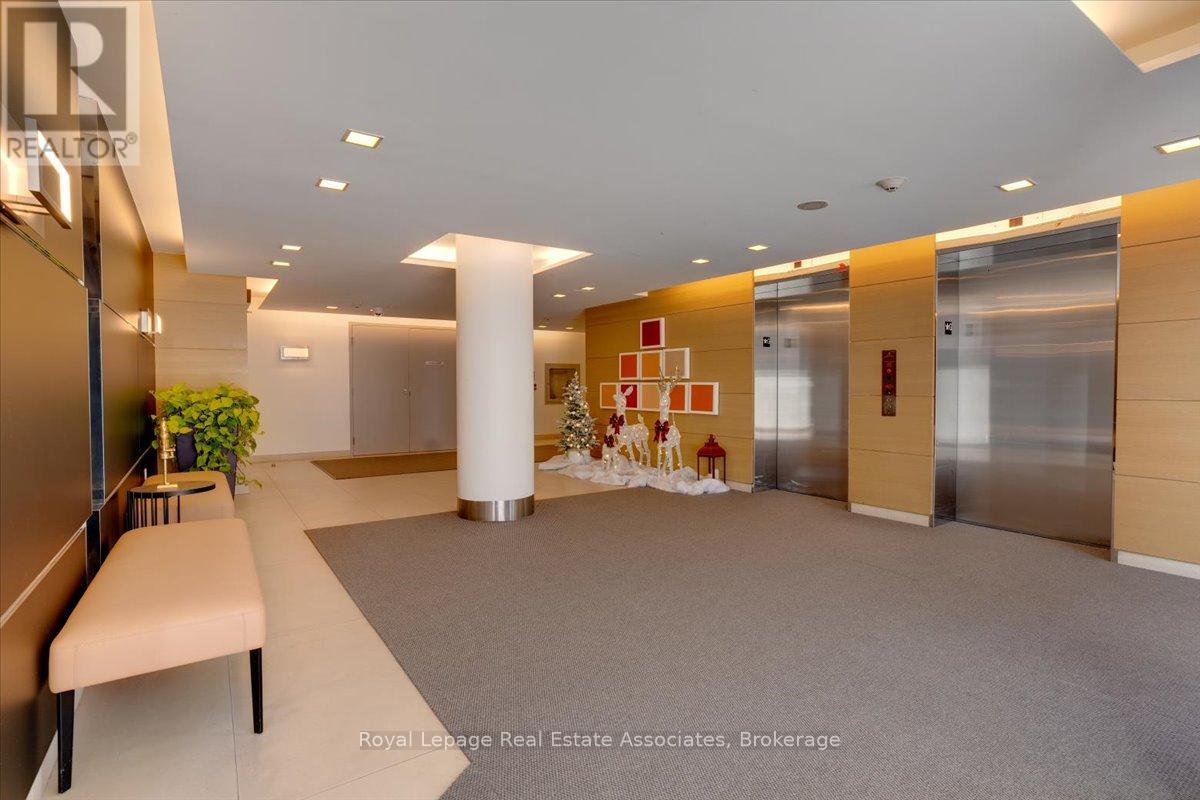 323 - 29 Queens Quay E, Toronto, Ontario  M5E 0A4 - Photo 28 - C12896968