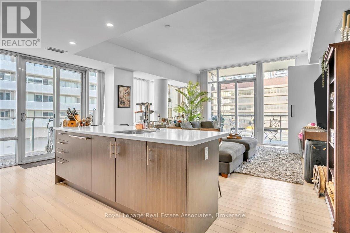 323 - 29 Queens Quay E, Toronto, Ontario  M5E 0A4 - Photo 5 - C12896968