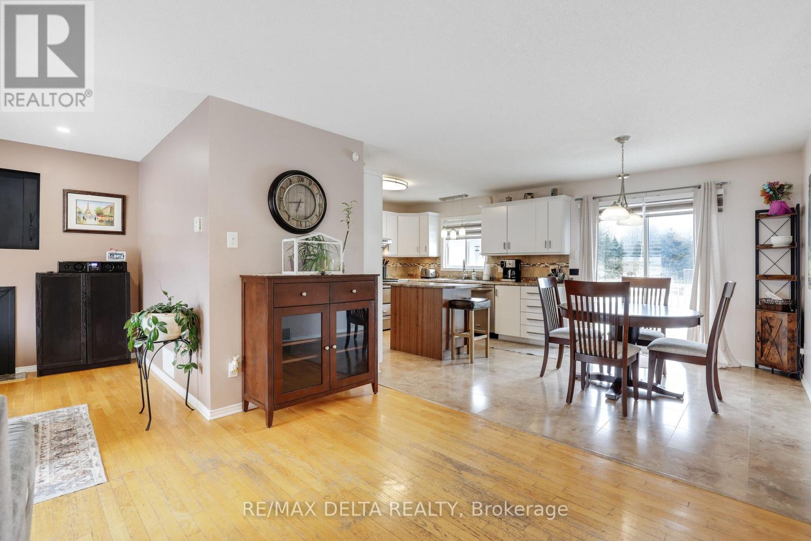 2031 Devine Road, Ottawa, Ontario  K0A 3H0 - Photo 8 - X12869296