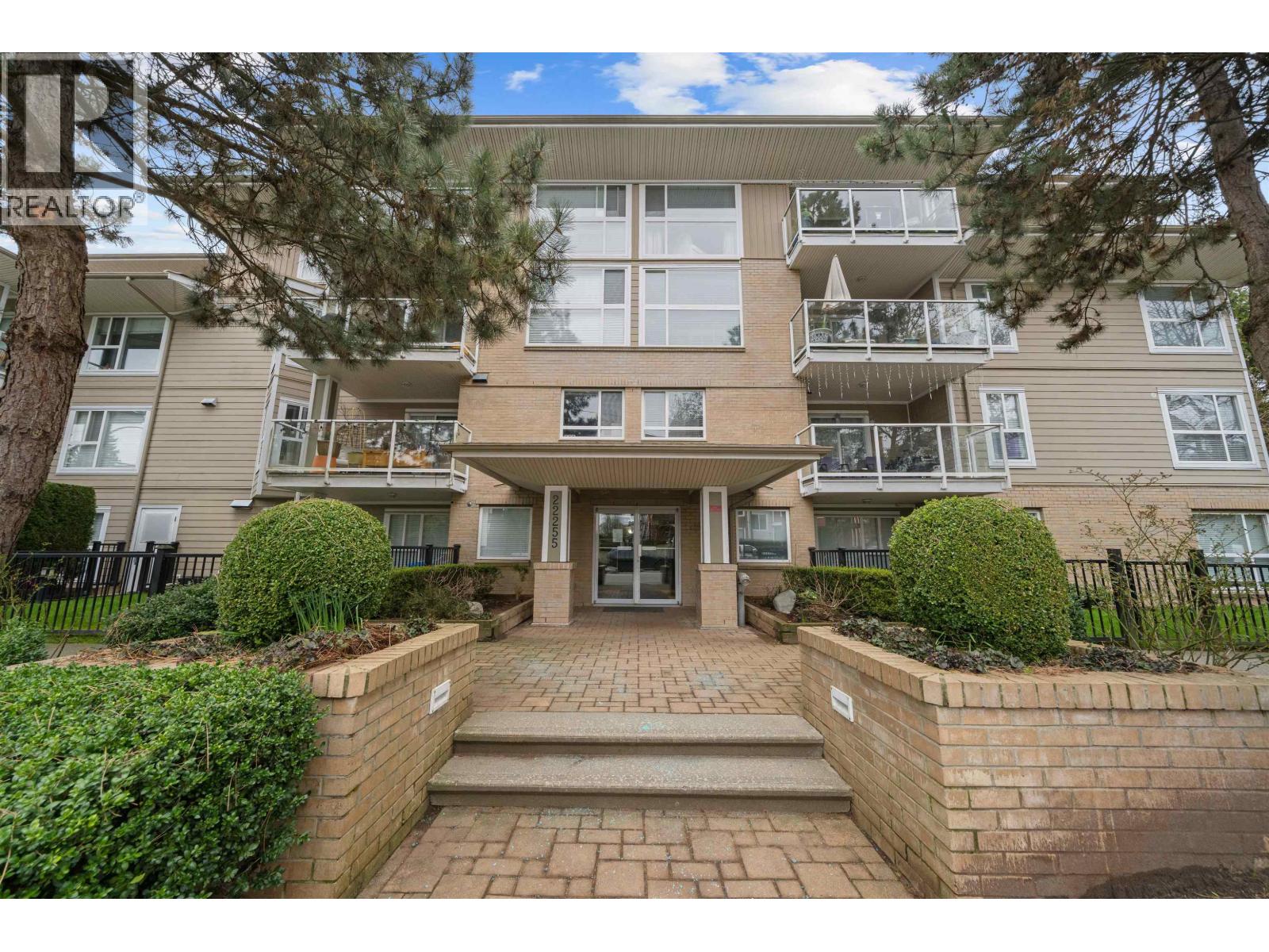 213 22255 122 Avenue, Maple Ridge, British Columbia  V2X 3X8 - Photo 1 - R3101154