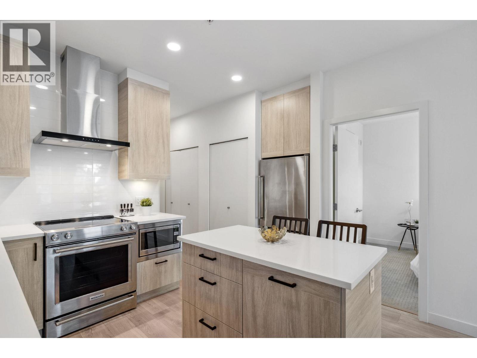 417 7579 16th Street, Burnaby, British Columbia  V3N 0H7 - Photo 10 - R3101172