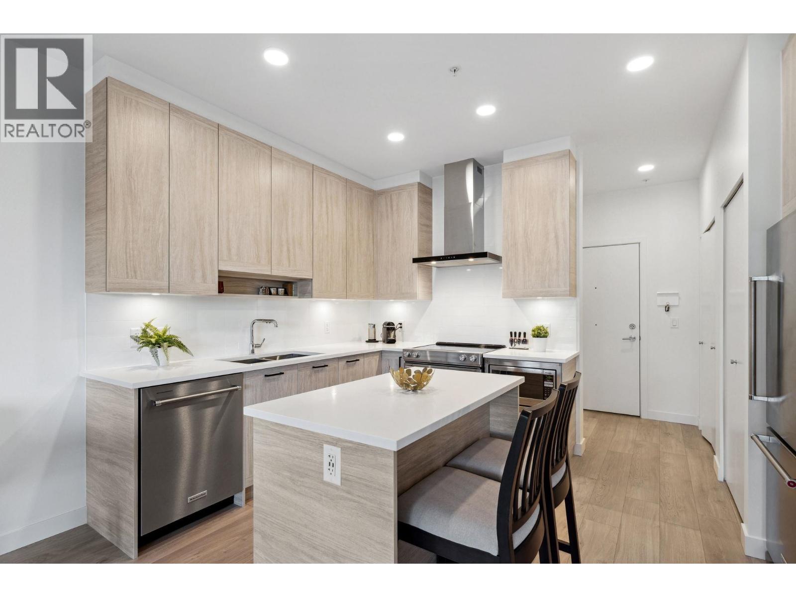 417 7579 16th Street, Burnaby, British Columbia  V3N 0H7 - Photo 8 - R3101172