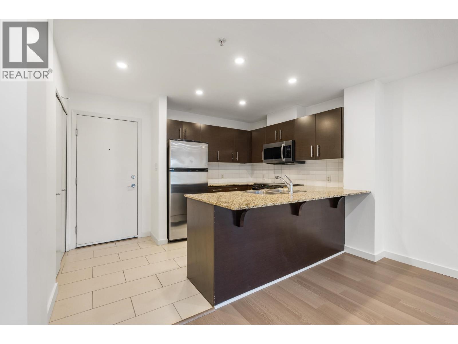 215 11665 Haney Bypass, Maple Ridge, British Columbia  V2X 8W9 - Photo 5 - R3101177