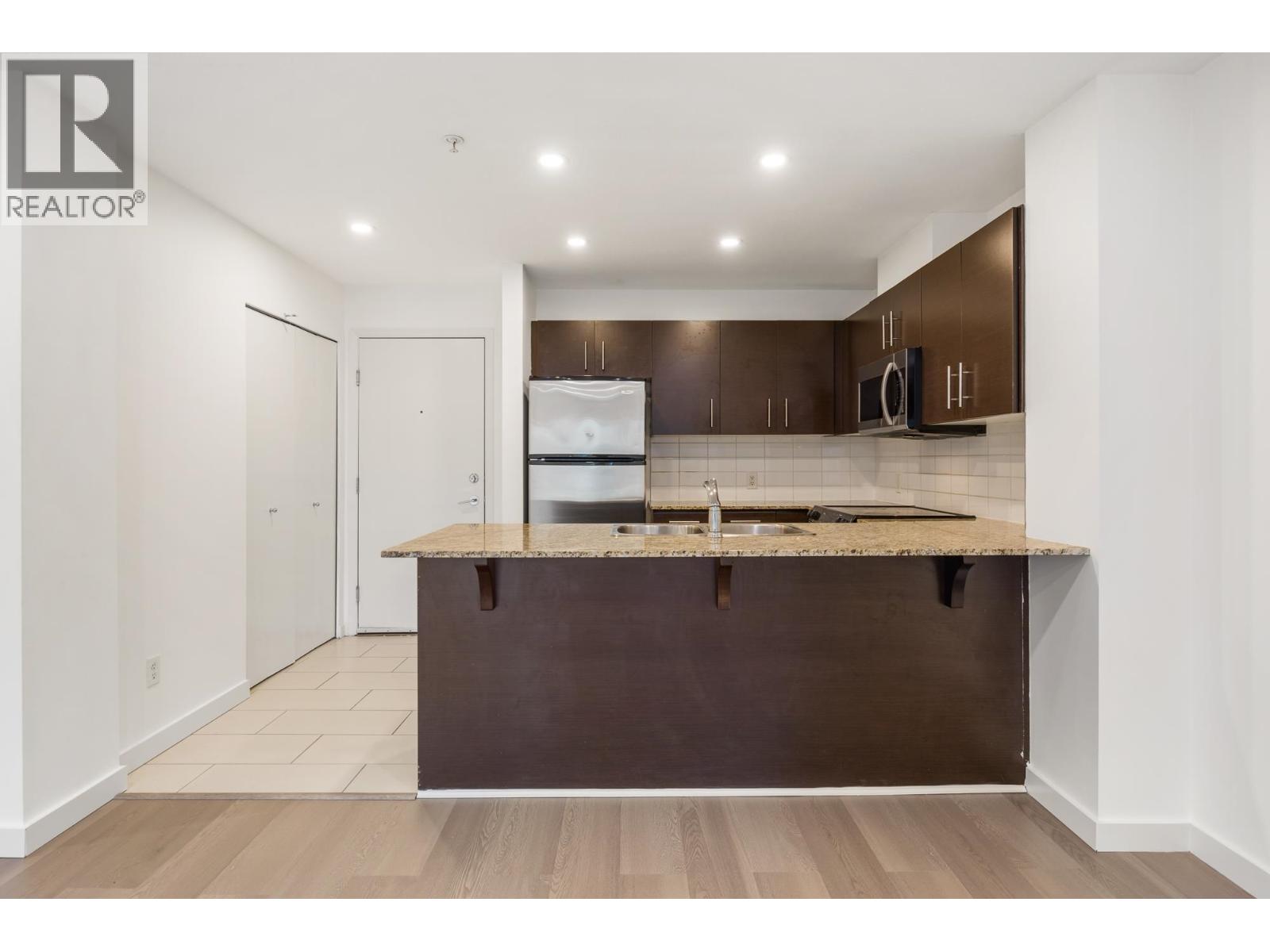 215 11665 Haney Bypass, Maple Ridge, British Columbia  V2X 8W9 - Photo 6 - R3101177