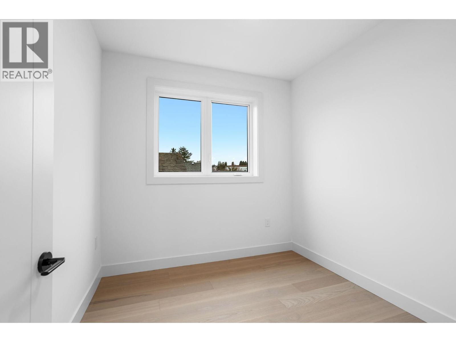 2 3275 Graveley Street, Vancouver, British Columbia  V5K 3K8 - Photo 12 - R3101189