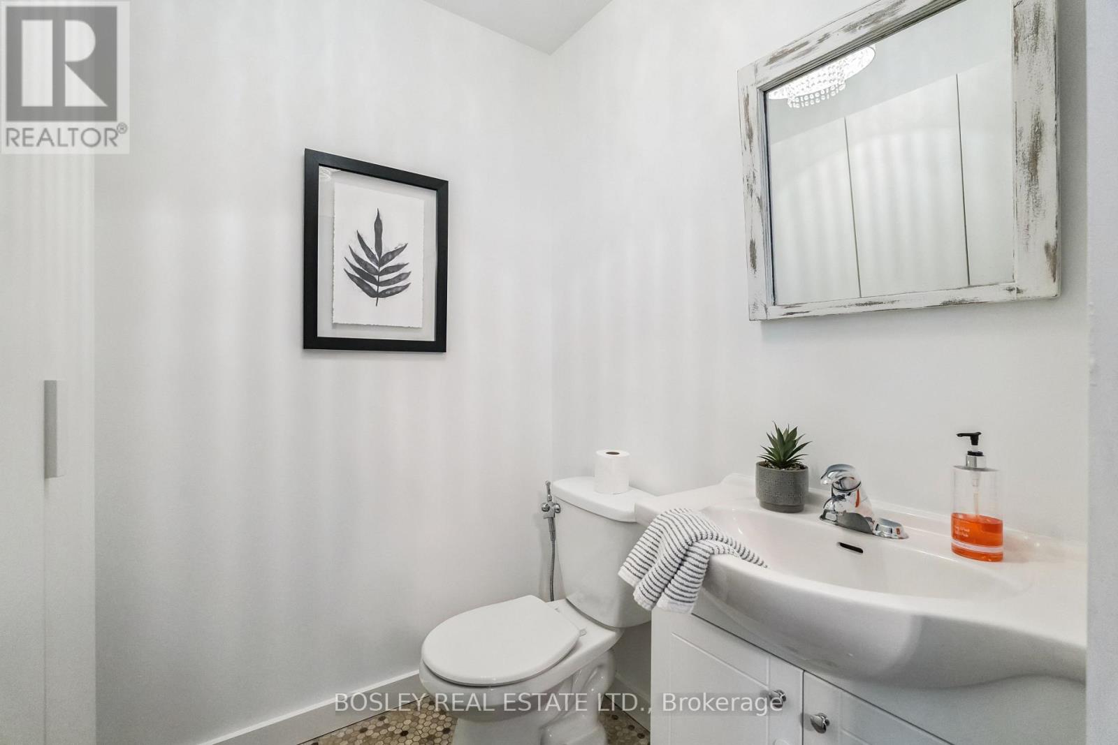 231 Chisholm Avenue, Toronto, Ontario  M4C 4V9 - Photo 11 - E12896900