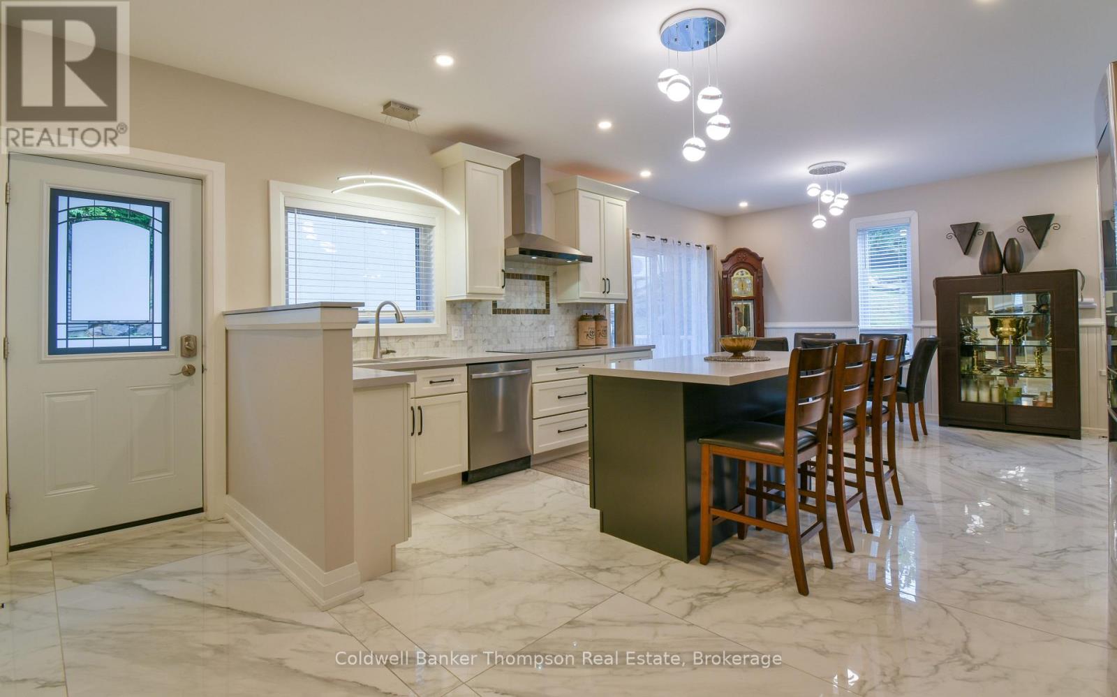 56-1 Florence Street W, Huntsville, Ontario  P1H 1V5 - Photo 2 - X12896982