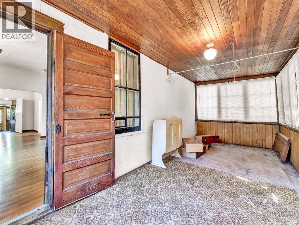 1054 Yuill Street Se, Medicine Hat, Alberta  T1A 0Z2 - Photo 4 - A2267347