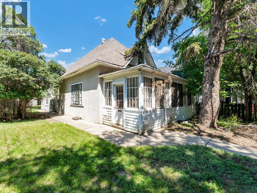 1054 Yuill Street SE, Medicine Hat, Alberta