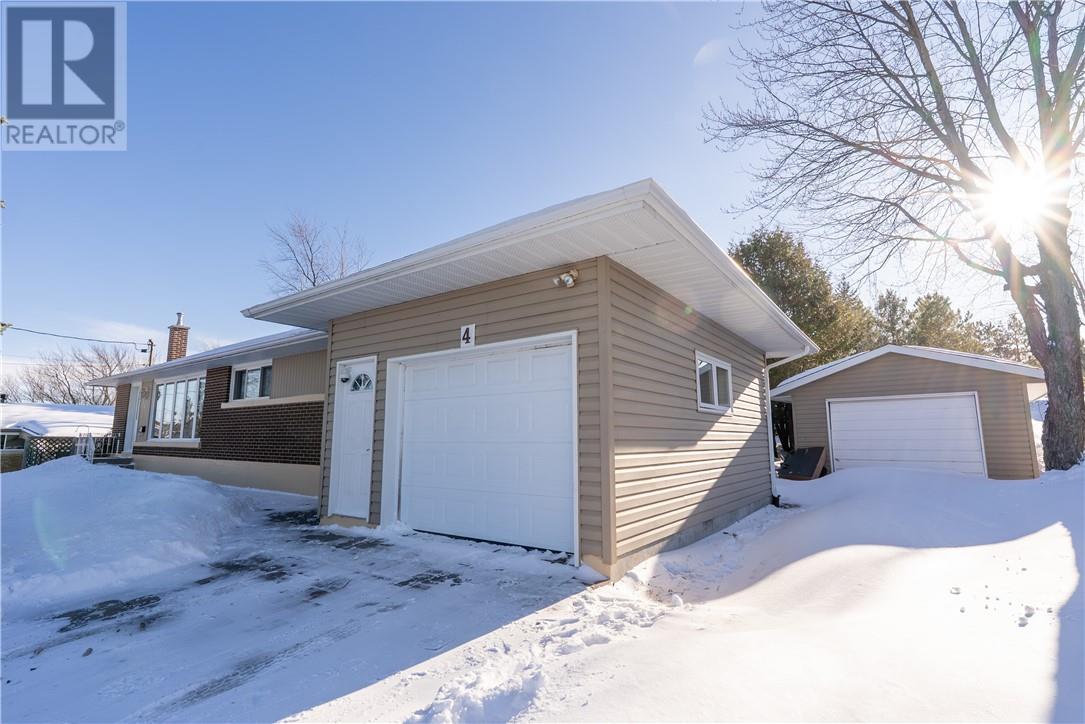 4 Janmar Court, Sudbury, Ontario  P3E 4M5 - Photo 1 - 2126826
