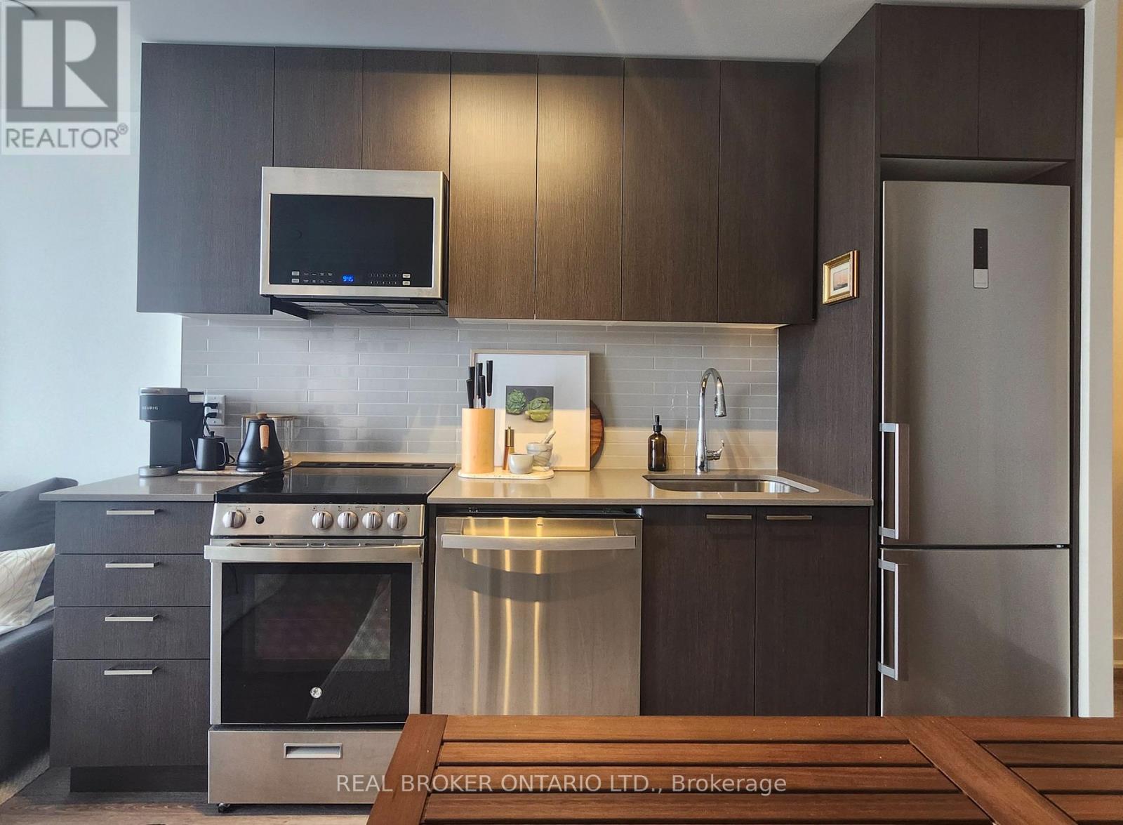 1311 - 185 Deerfield Road, Newmarket, Ontario  L3Y 0G7 - Photo 4 - N12896876