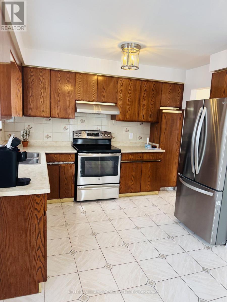 2461 Hensall Street, Mississauga (Cooksville), Ontario  L5A 2T1 - Photo 4 - W12831932