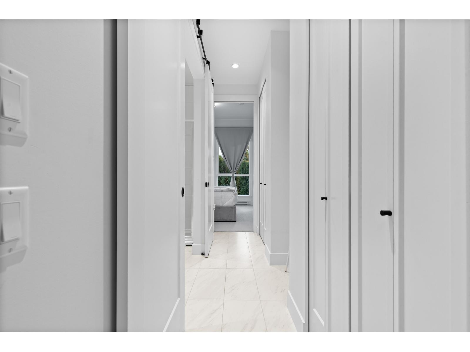 425 14968 101a Avenue, Surrey, British Columbia  V3R 0E8 - Photo 13 - R3100453