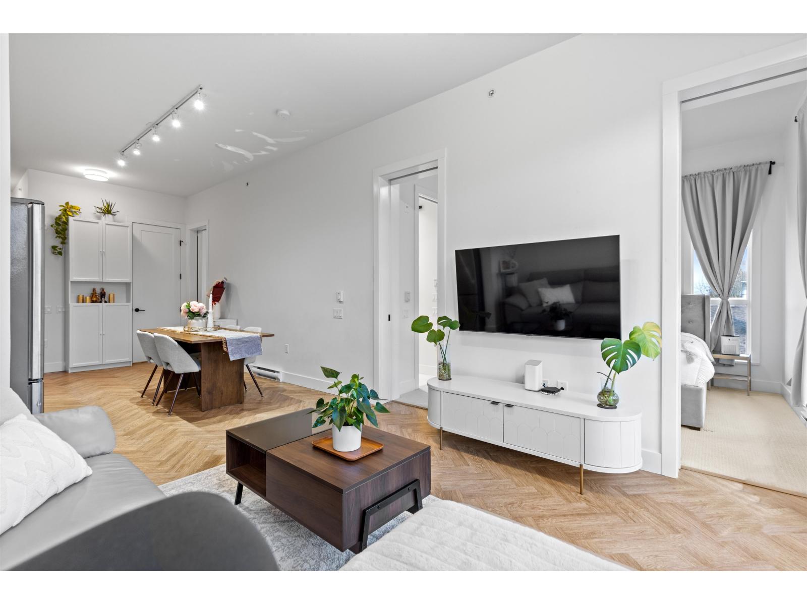 425 14968 101a Avenue, Surrey, British Columbia  V3R 0E8 - Photo 5 - R3100453