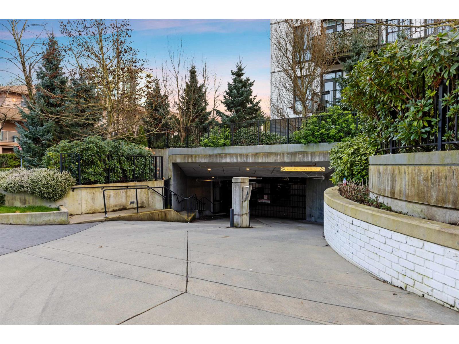 425 14968 101a Avenue, Surrey, British Columbia  V3R 0E8 - Photo 29 - R3100453