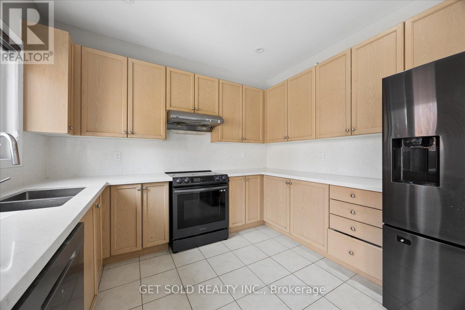 25 Mountain Gorge Road, Brampton, Ontario  L6R 2X7 - Photo 10 - W12896864