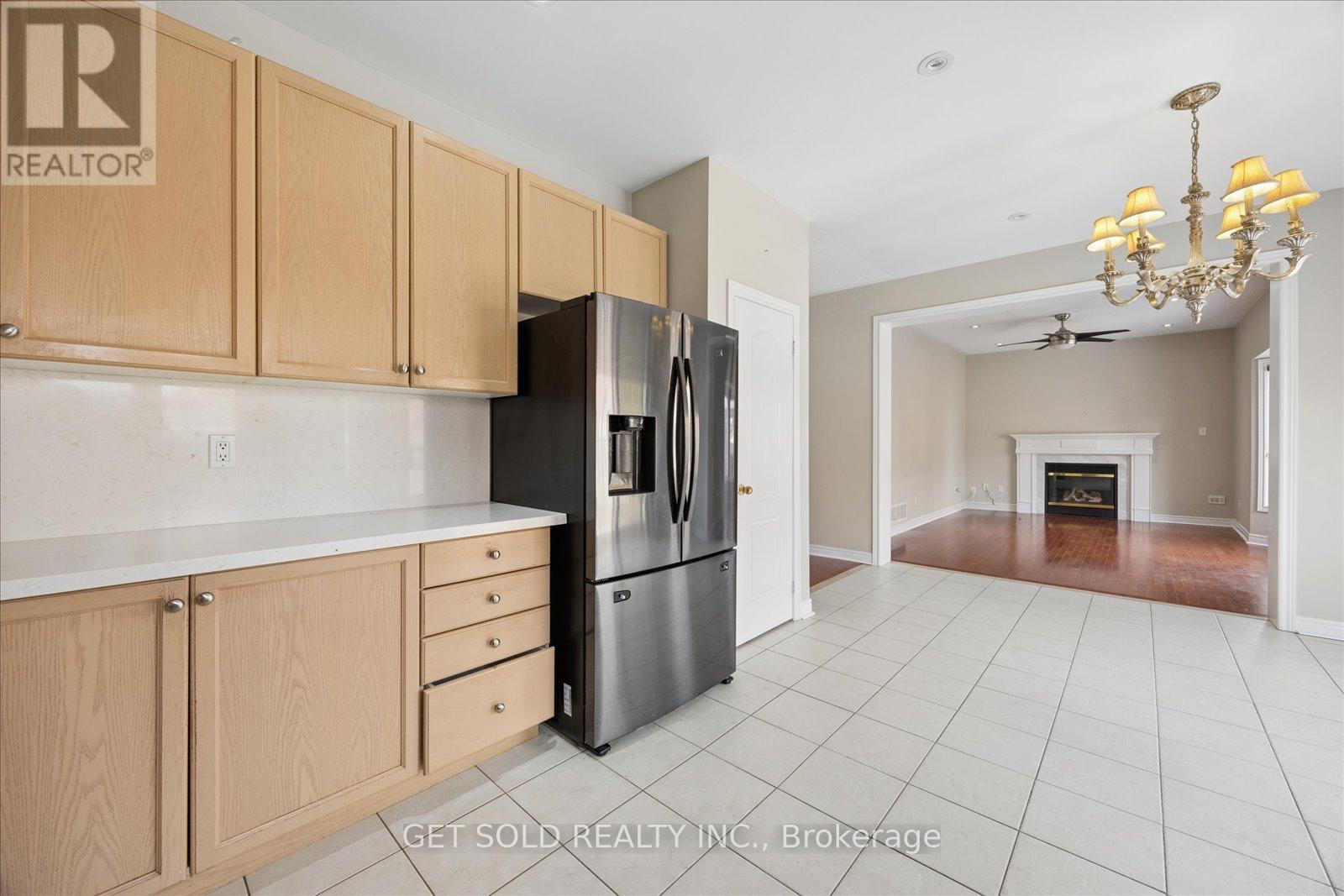 25 Mountain Gorge Road, Brampton, Ontario  L6R 2X7 - Photo 12 - W12896864