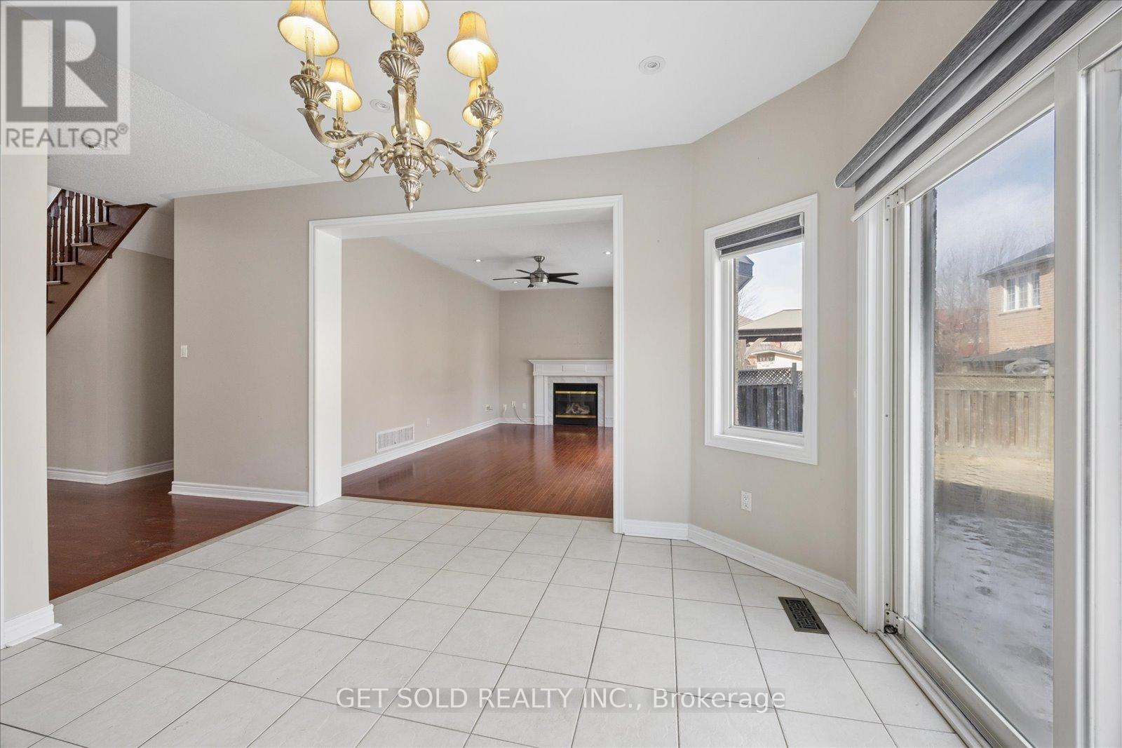 25 Mountain Gorge Road, Brampton, Ontario  L6R 2X7 - Photo 15 - W12896864