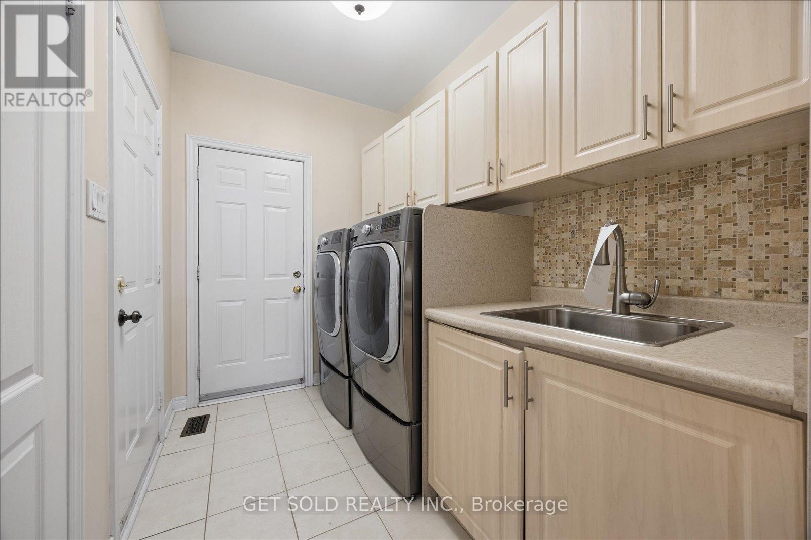 25 Mountain Gorge Road, Brampton, Ontario  L6R 2X7 - Photo 18 - W12896864