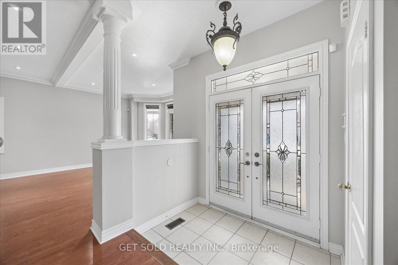 25 Mountain Gorge Road, Brampton, Ontario  L6R 2X7 - Photo 3 - W12896864