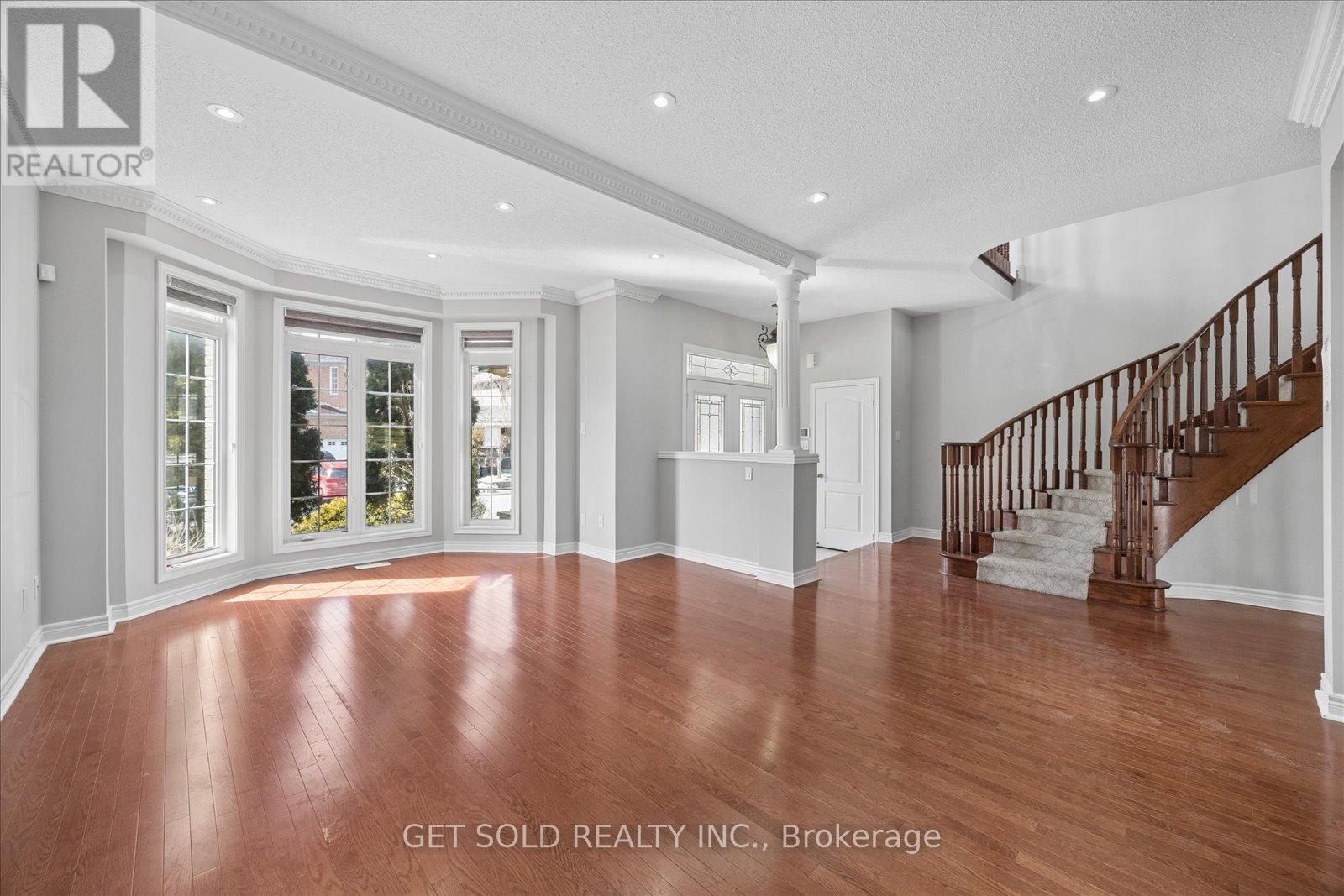 25 Mountain Gorge Road, Brampton, Ontario  L6R 2X7 - Photo 6 - W12896864