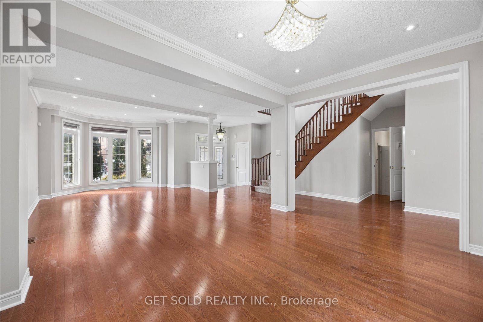 25 Mountain Gorge Road, Brampton, Ontario  L6R 2X7 - Photo 8 - W12896864