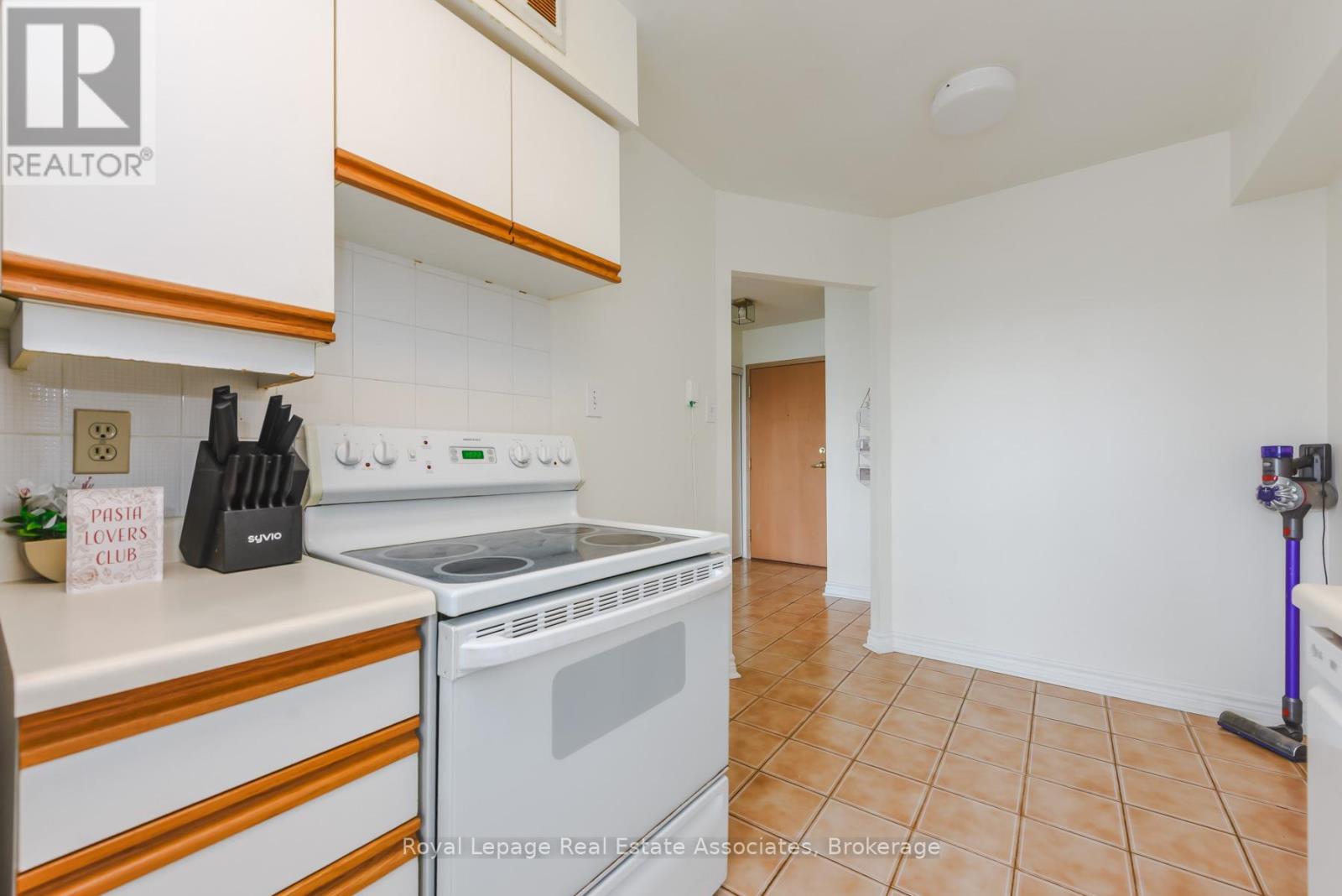 501 - 55 Elm Drive W, Mississauga, Ontario  L5B 3Z3 - Photo 15 - W12896878