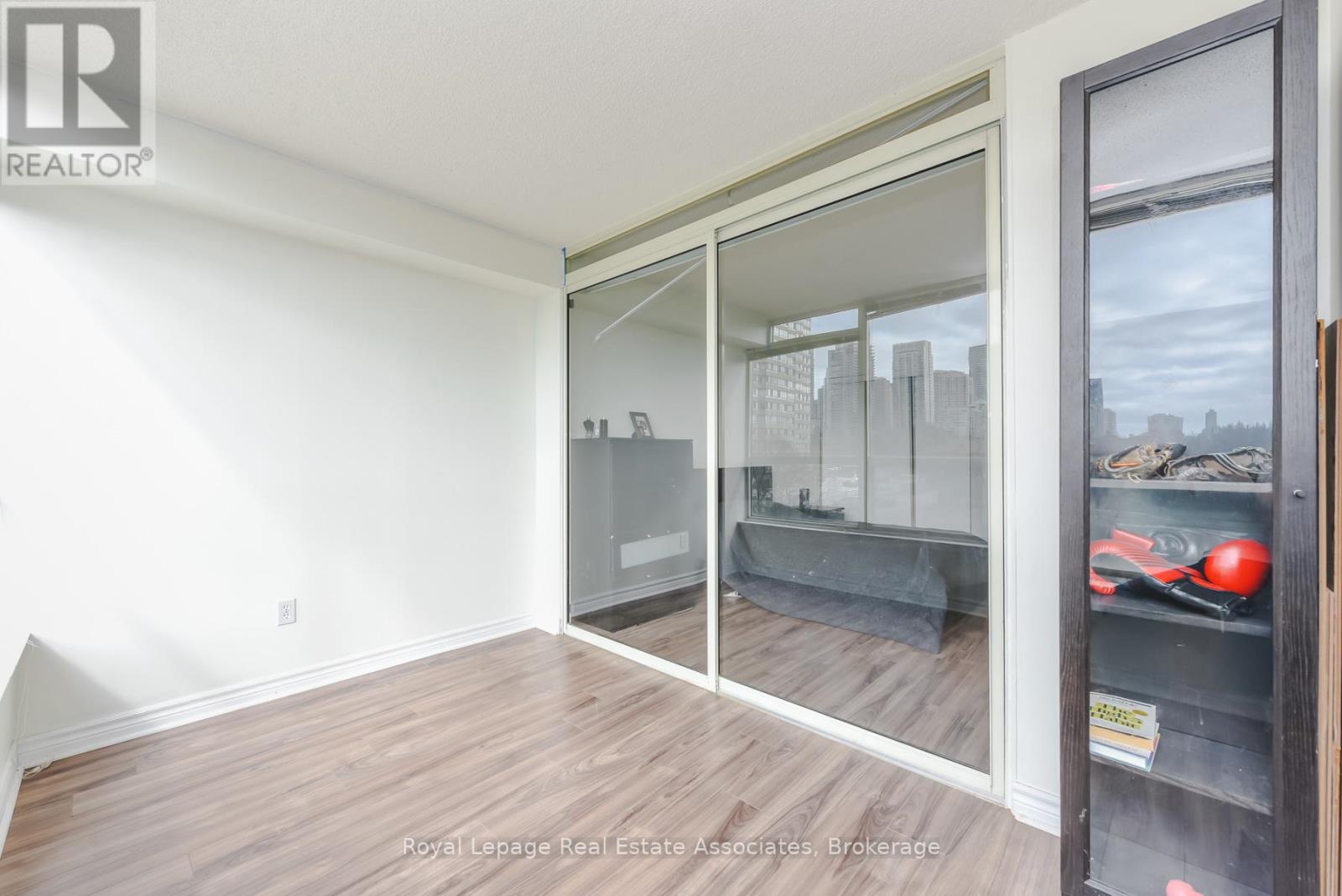 501 - 55 Elm Drive W, Mississauga, Ontario  L5B 3Z3 - Photo 27 - W12896878