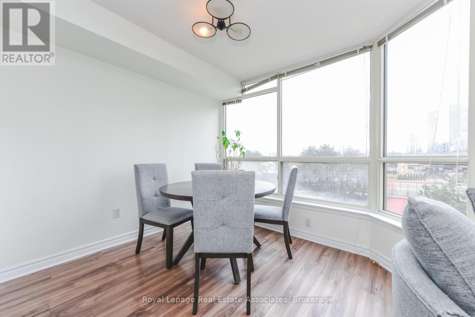 501 - 55 Elm Drive W, Mississauga, Ontario  L5B 3Z3 - Photo 8 - W12896878