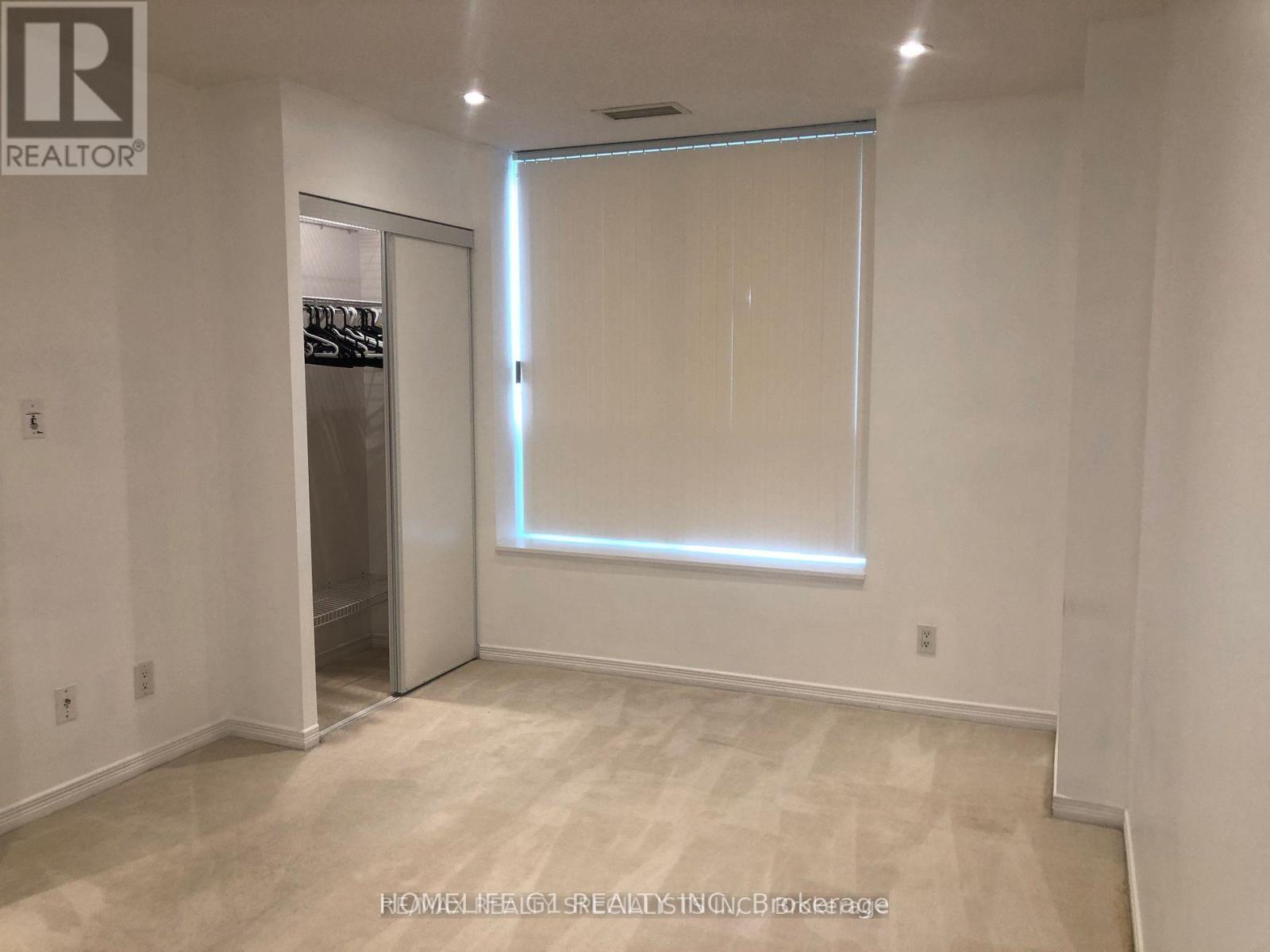 111 - 4889 Kimbermount Avenue, Mississauga, Ontario  L5M 7R9 - Photo 2 - W12896882